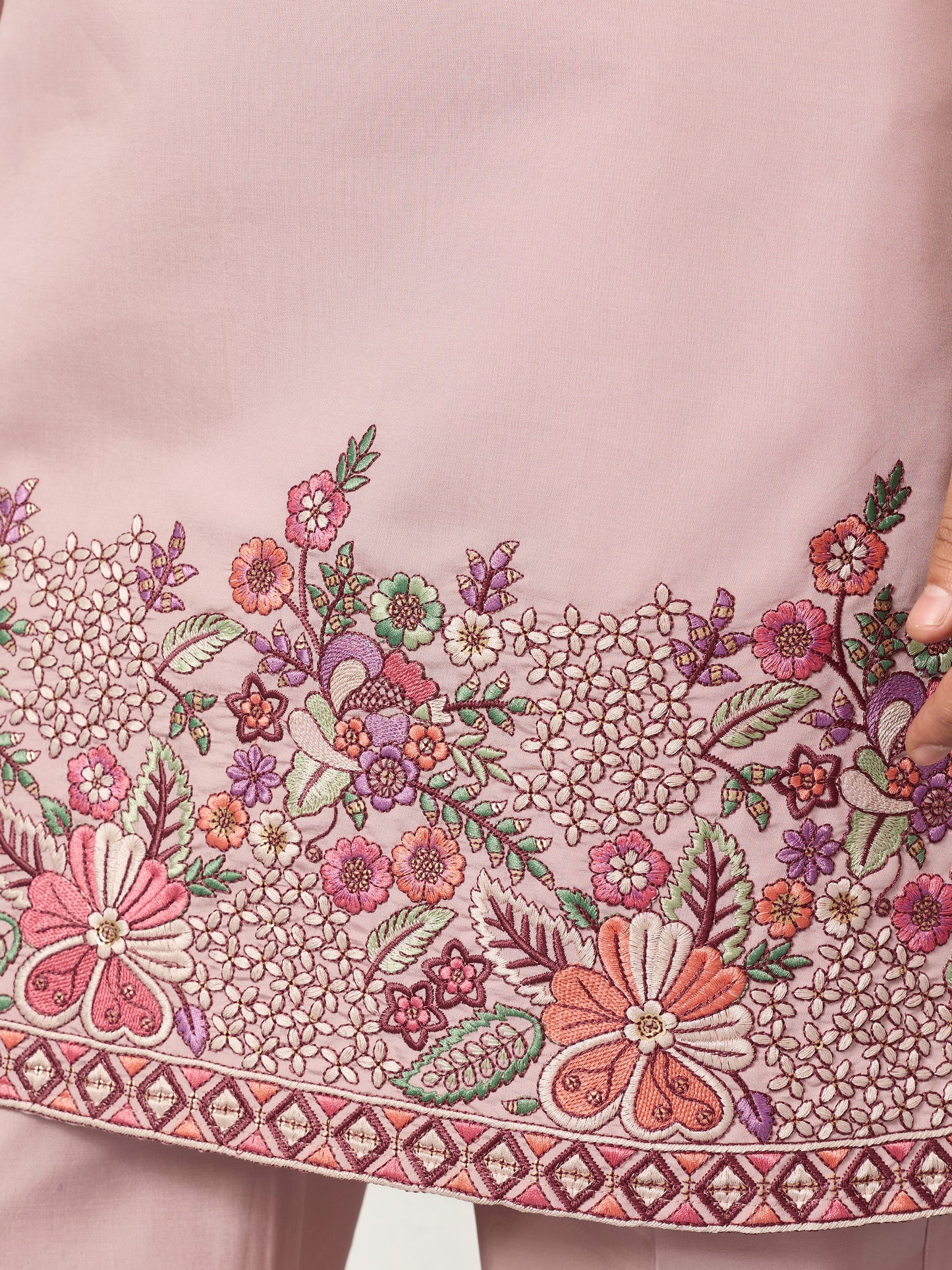 Stylish Dusty Pink Kurta Pant Set for Festive Occasions